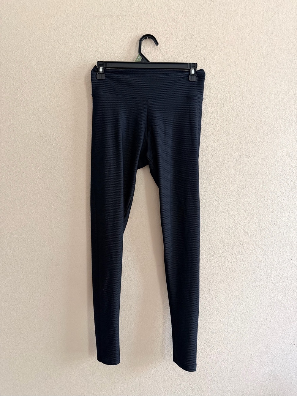 Rock & Republic Melissa Textured Black Leggings